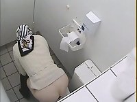 Granny got their way irritant on toilet video while pissing