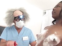 Ebony slut Maika enjoys getting her puss penetrated by a doctor